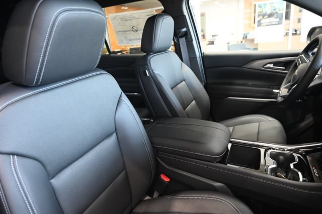 New 2026 Chevrolet Traverse LT w/ Driver Confidence Package FWD image 8