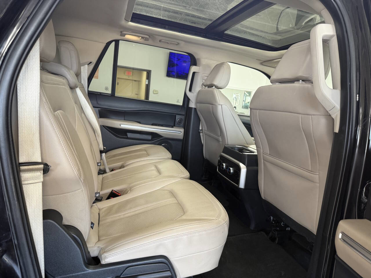Used 2024 Ford Expedition Max Limited image 30