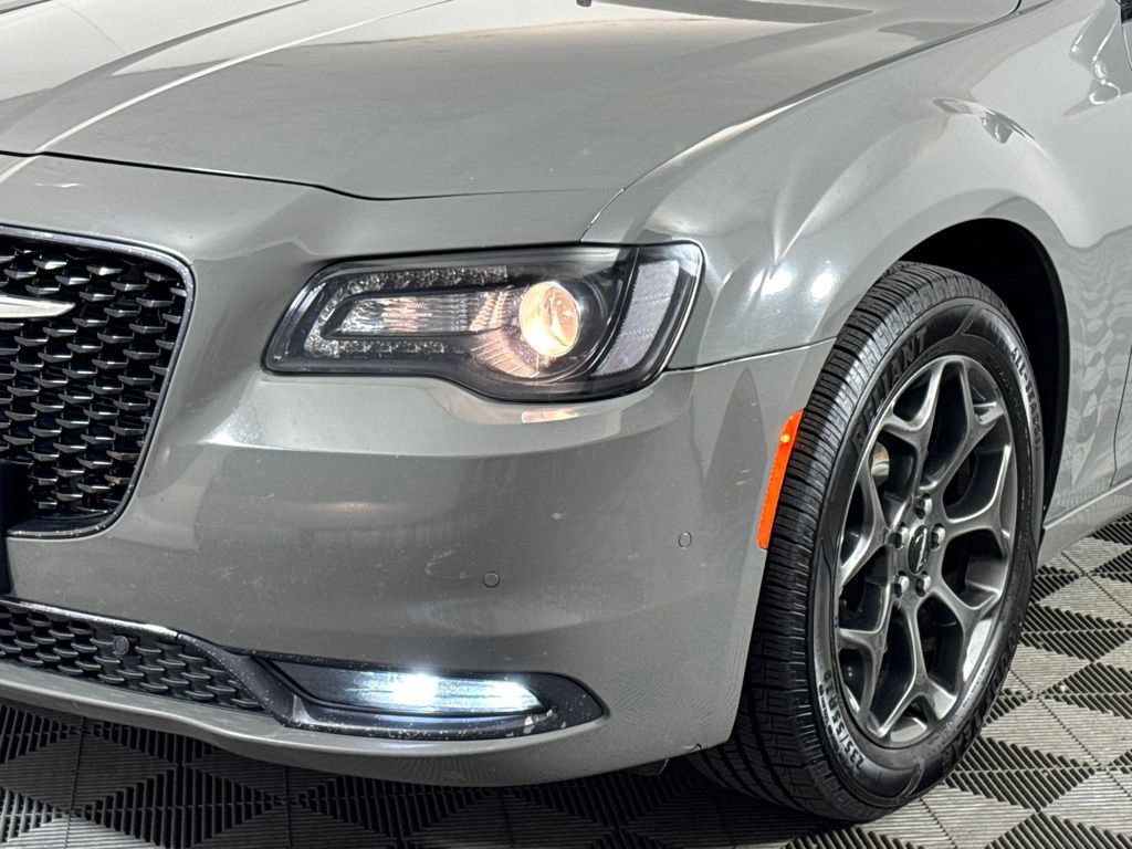 Used 2018 Chrysler 300 S w/ 300S Premium Group AWD/4WD image 2