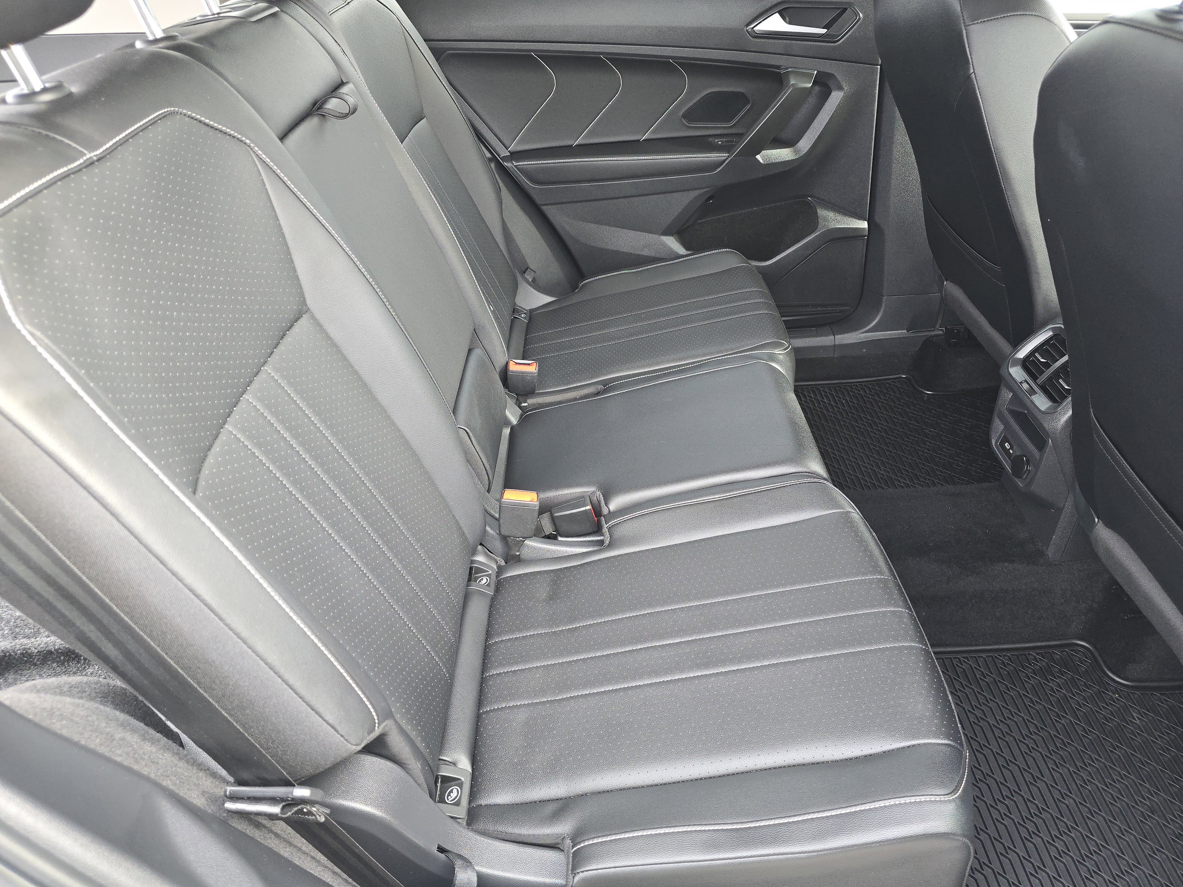 Certified 2022 Volkswagen Tiguan SE image 21