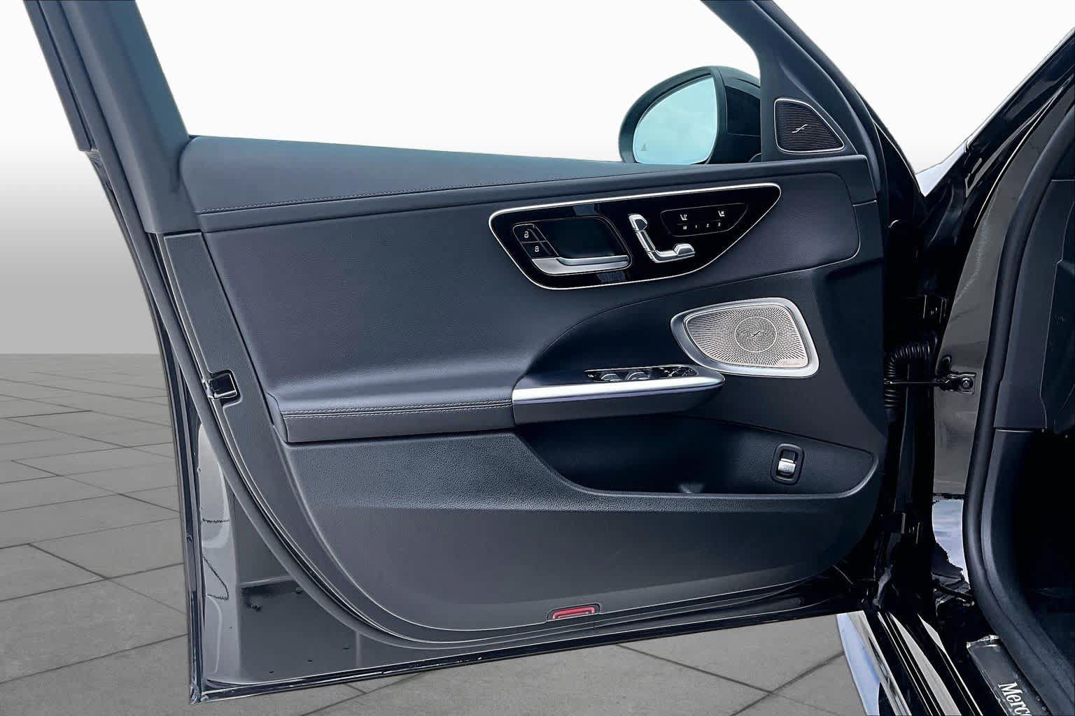 Used 2025 Mercedes-Benz C 300 4MATIC Sedan w/ AMG Line w/ Night Package image 19