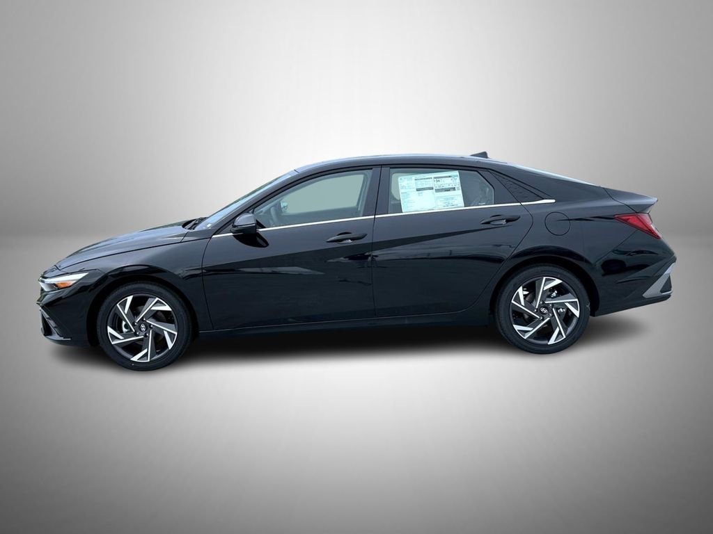 New 2025 Hyundai Elantra Limited image 8