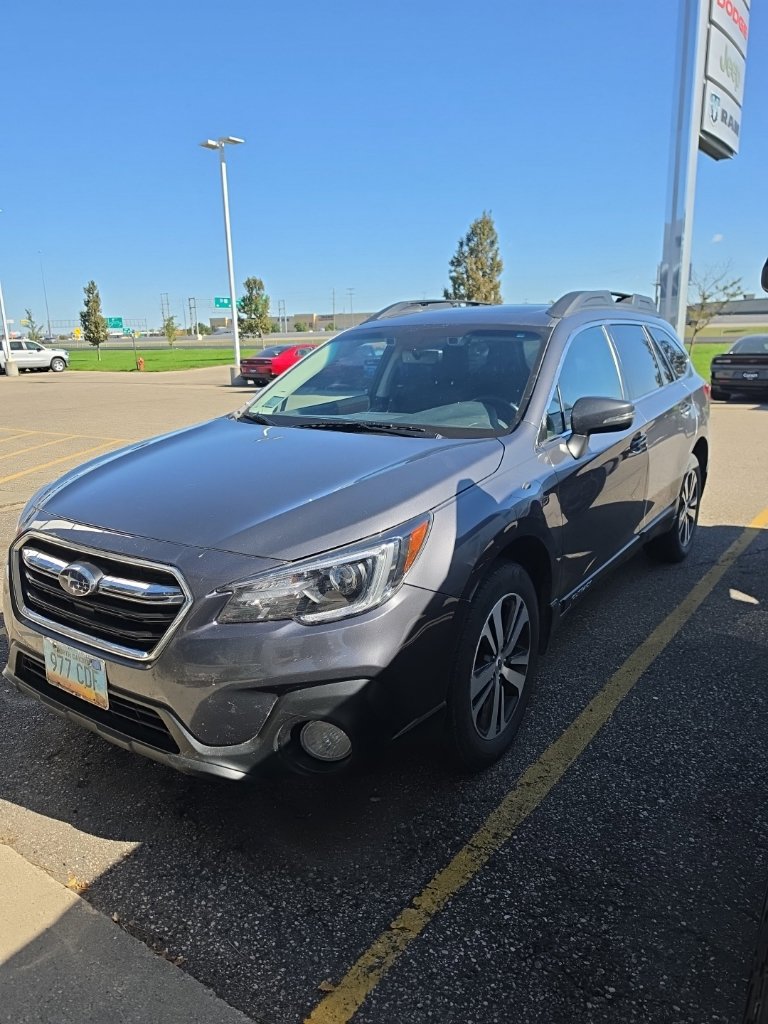 Used 2018 Subaru Outback 2.5i Limited AWD/4WD image 3