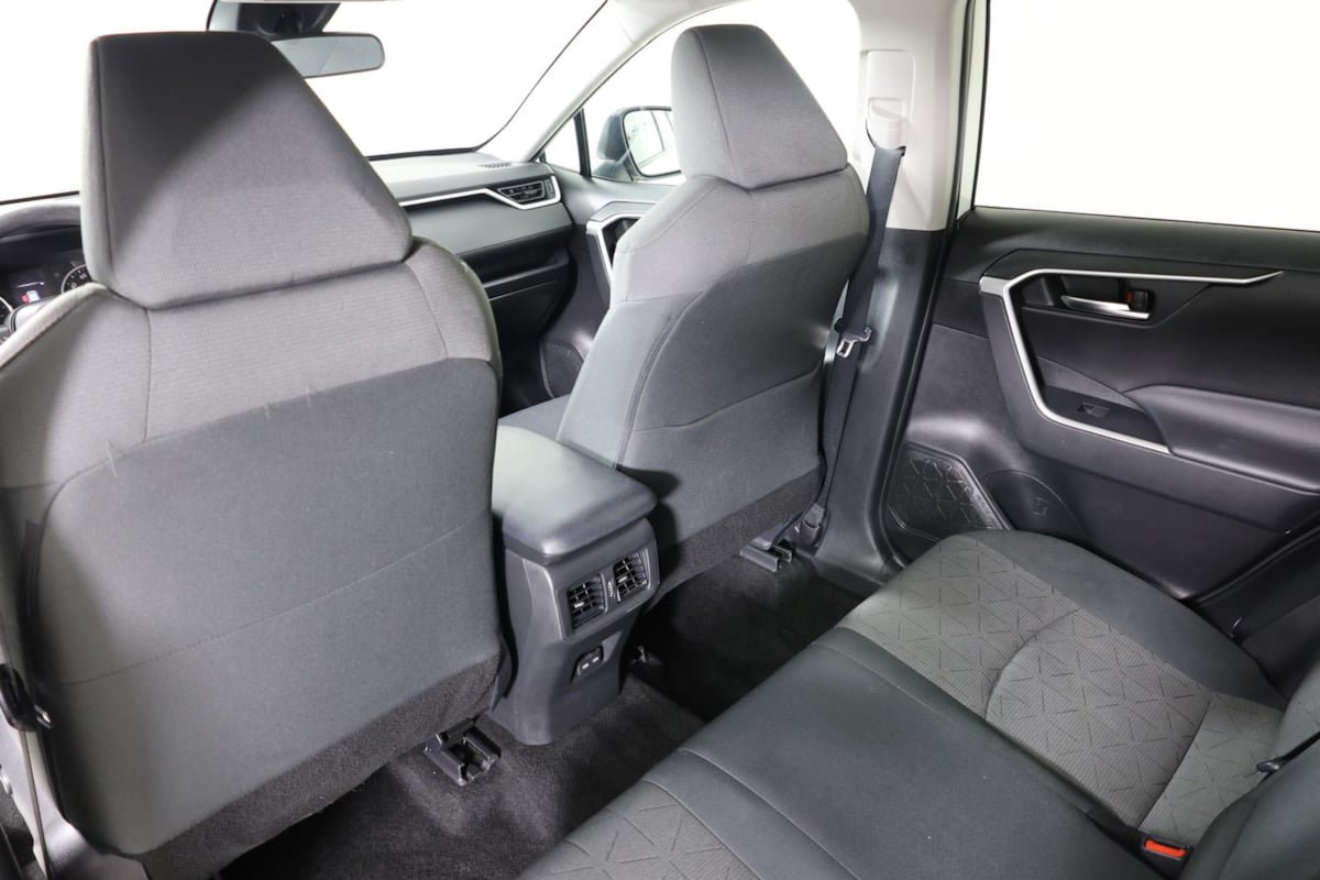 Used 2022 Toyota RAV4 XLE AWD/4WD image 48
