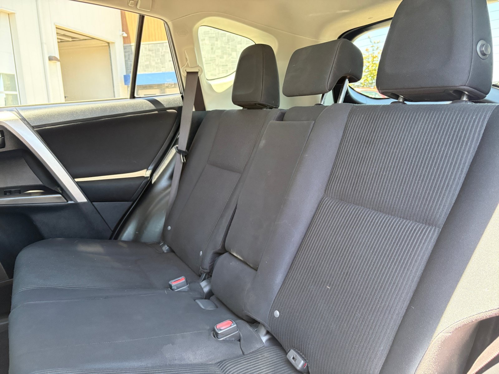 Used 2016 Toyota RAV4 LE AWD/4WD image 25