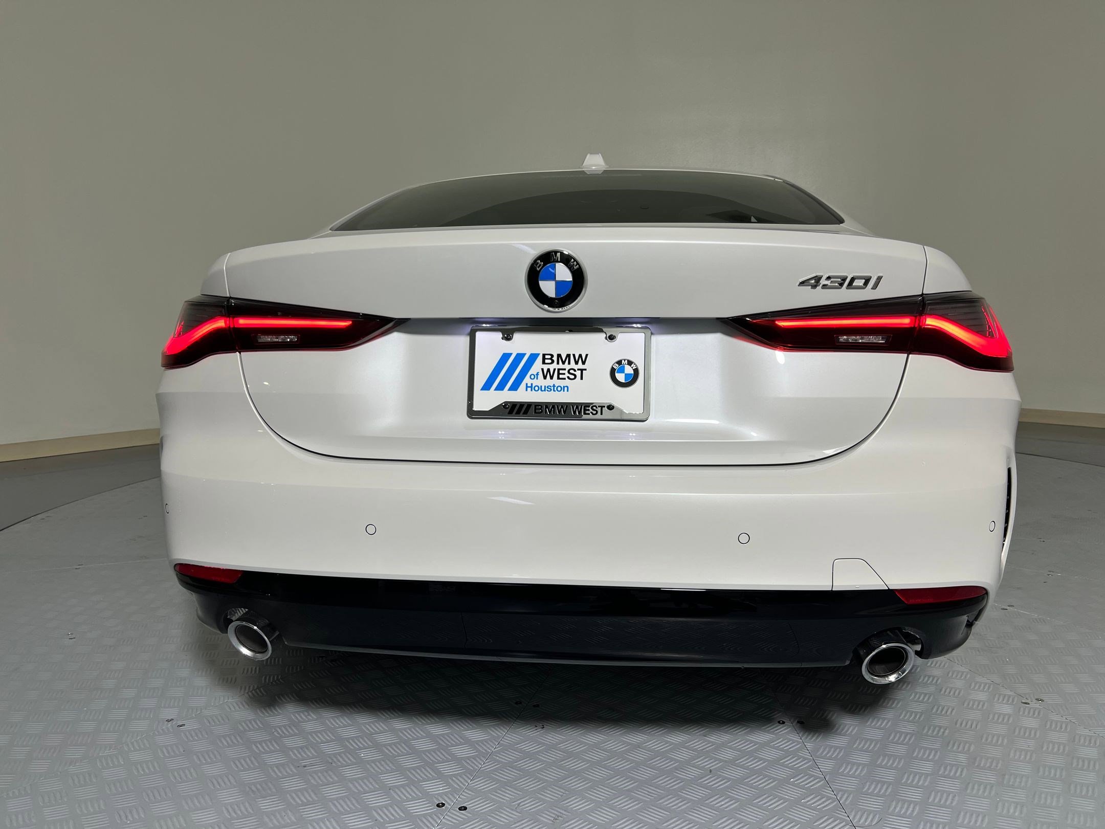 New 2026 BMW 430i Coupe w/ Premium Package RWD image 9