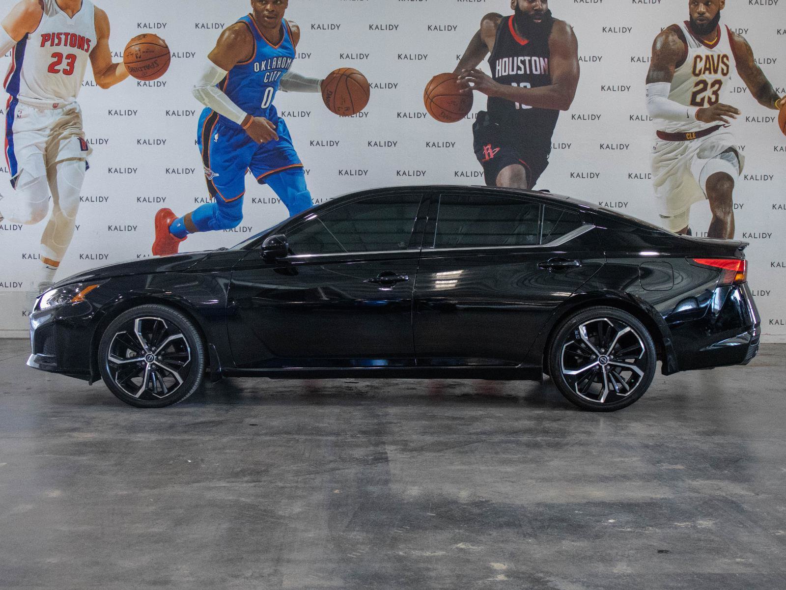 Used 2023 Nissan Altima 2.5 SR w/ SR Premium Package image 18