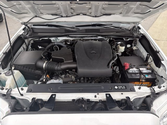 Used 2017 Toyota Tacoma Limited w/ Tow Package RWD image 18