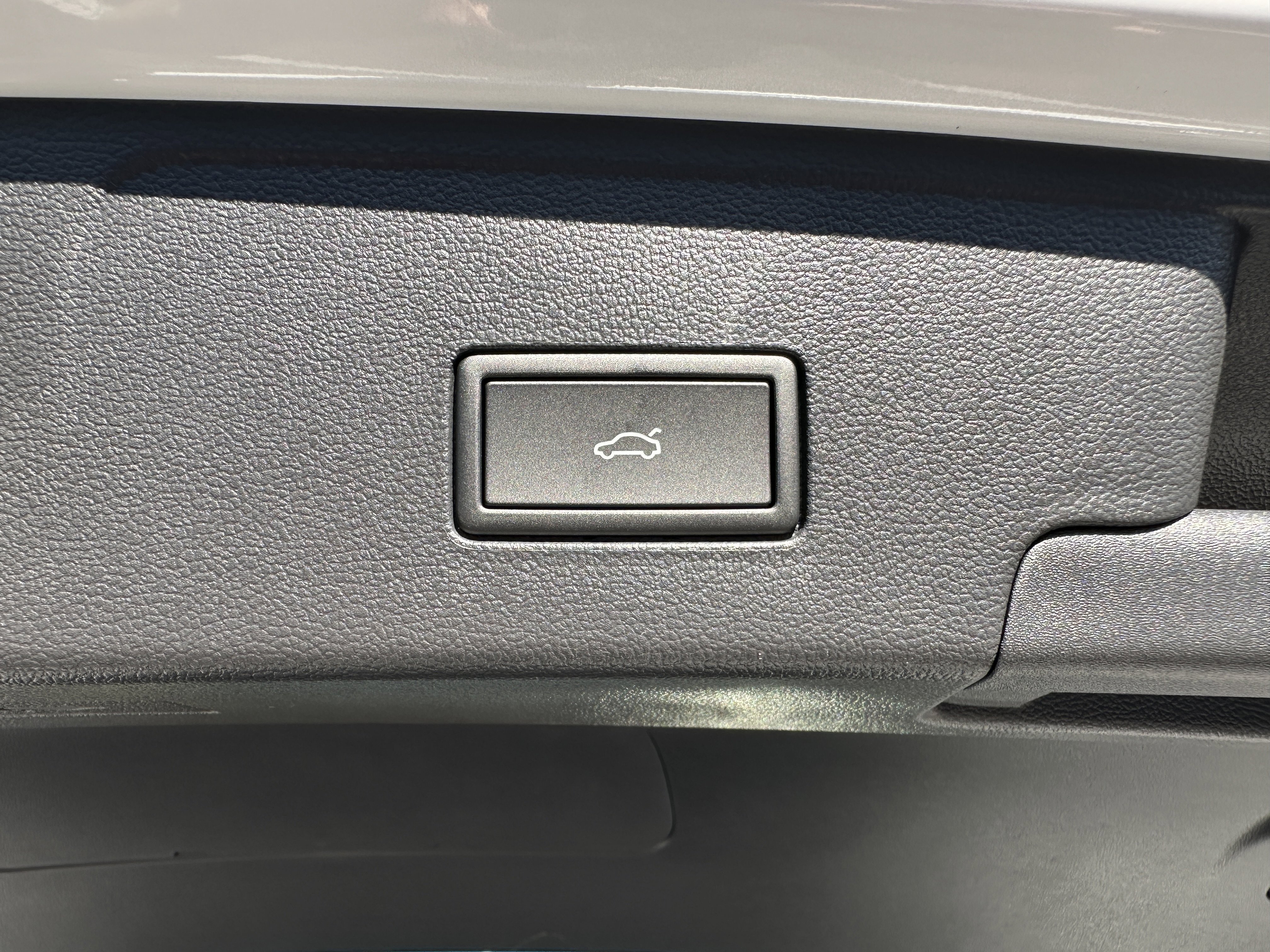 New 2026 Volkswagen Atlas Cross Sport SEL R-Line image 29