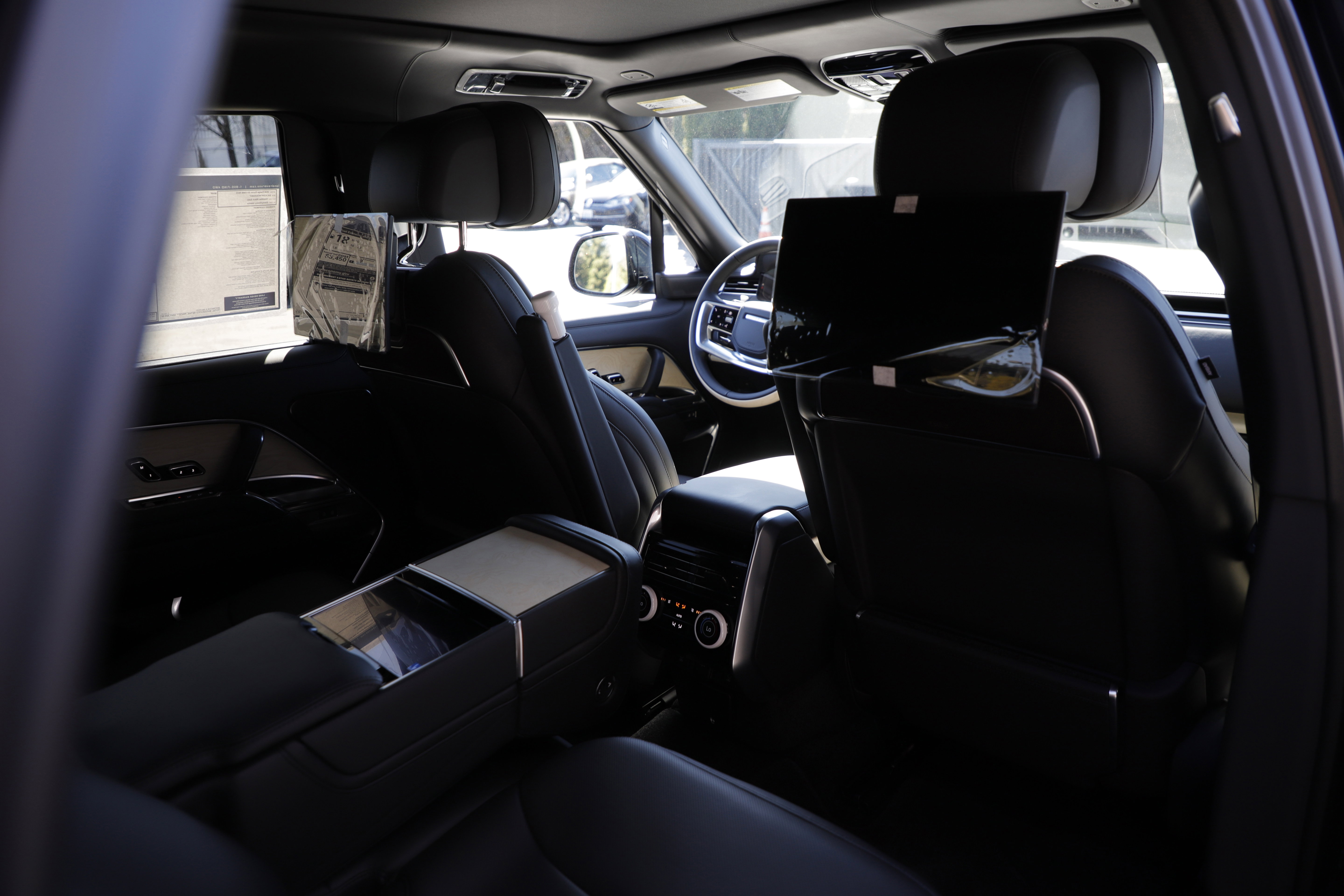 New 2026 Land Rover Range Rover SV AWD/4WD image 11