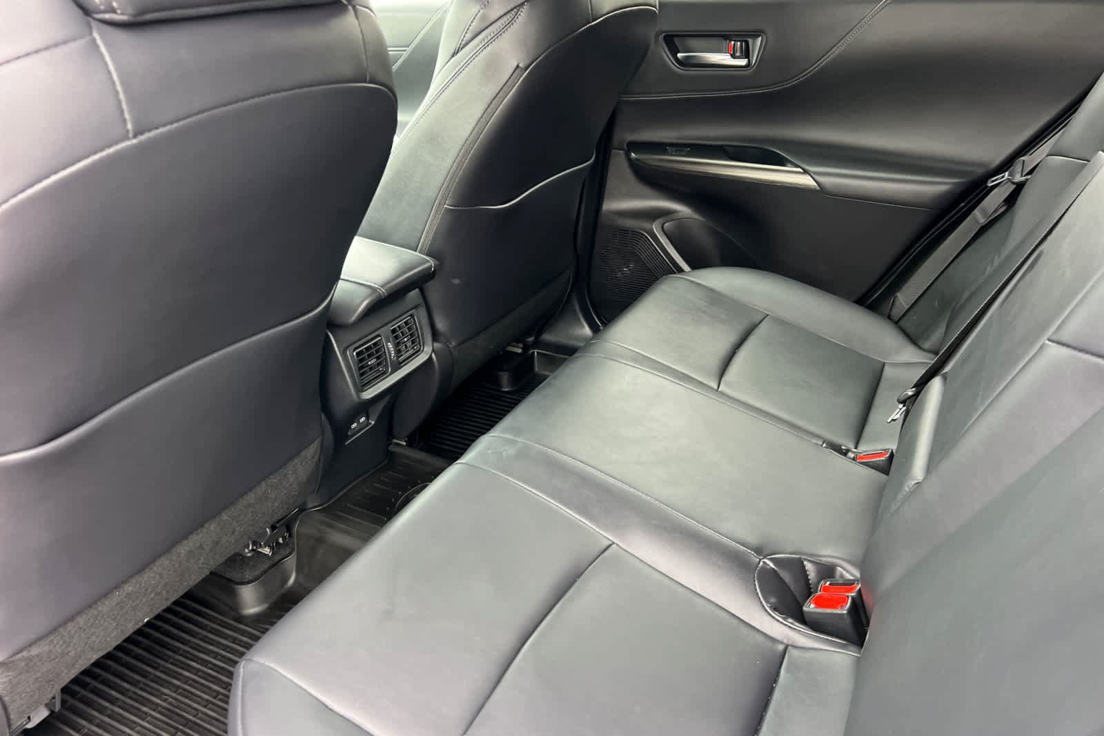 Certified 2023 Toyota Venza XLE AWD/4WD image 4