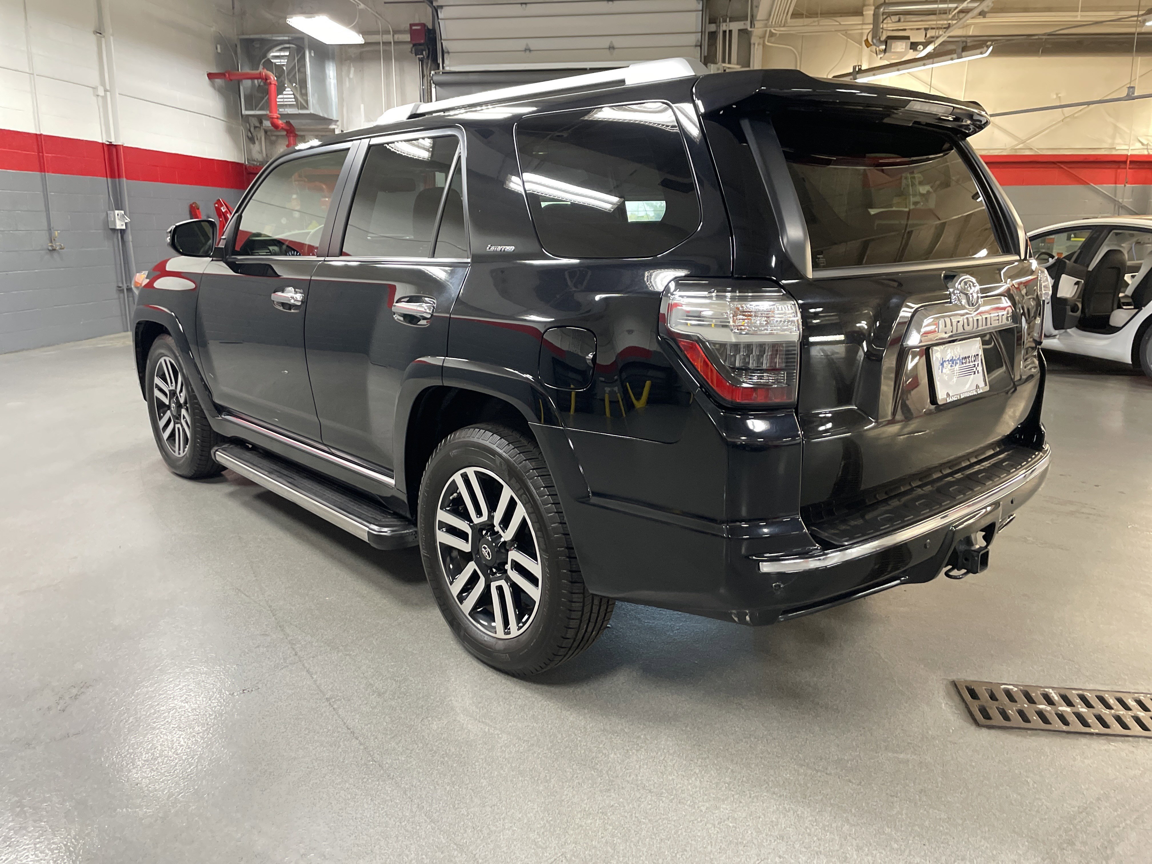Used 2015 Toyota 4Runner Limited image 8