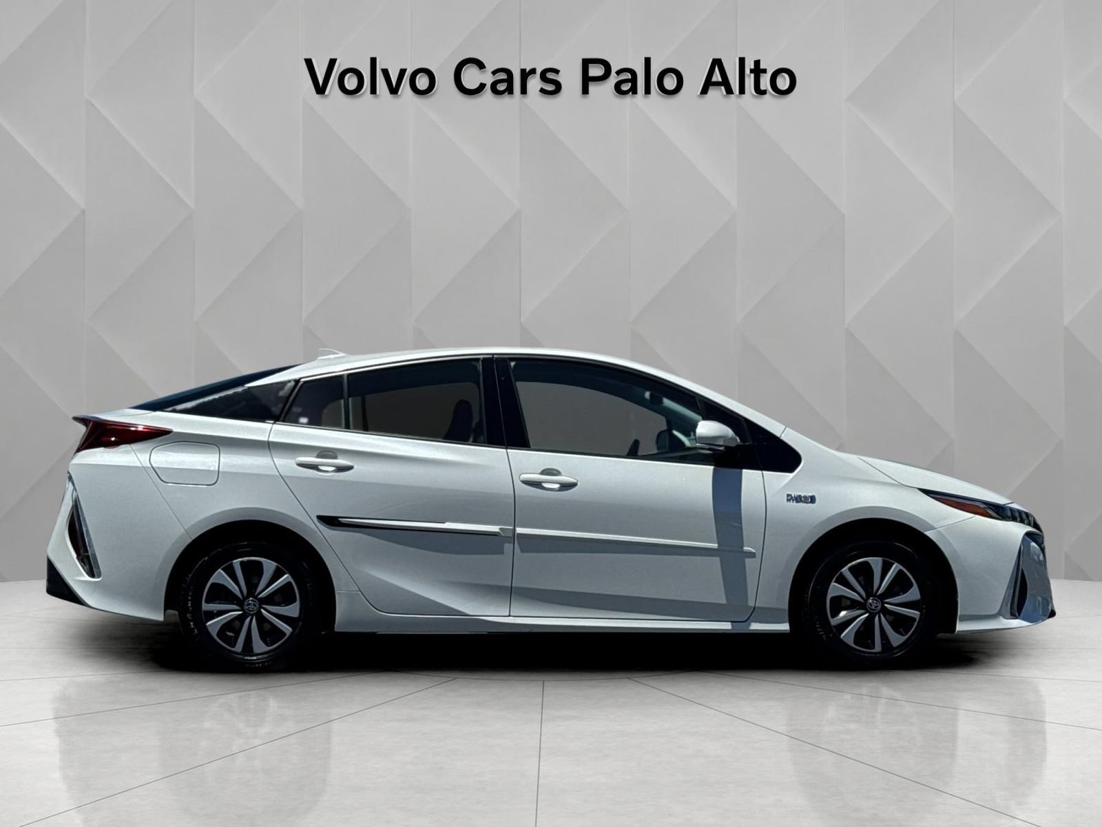 Used 2017 Toyota Prius Prime Plus FWD image 11