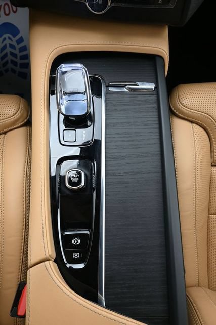 Used 2024 Volvo XC90 B6 Ultimate w/ Protection Package Premier AWD/4WD image 11