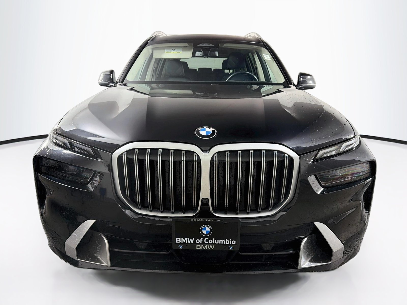Certified 2025 BMW X7 xDrive40i w/ Climate Comfort Package AWD/4WD image 2