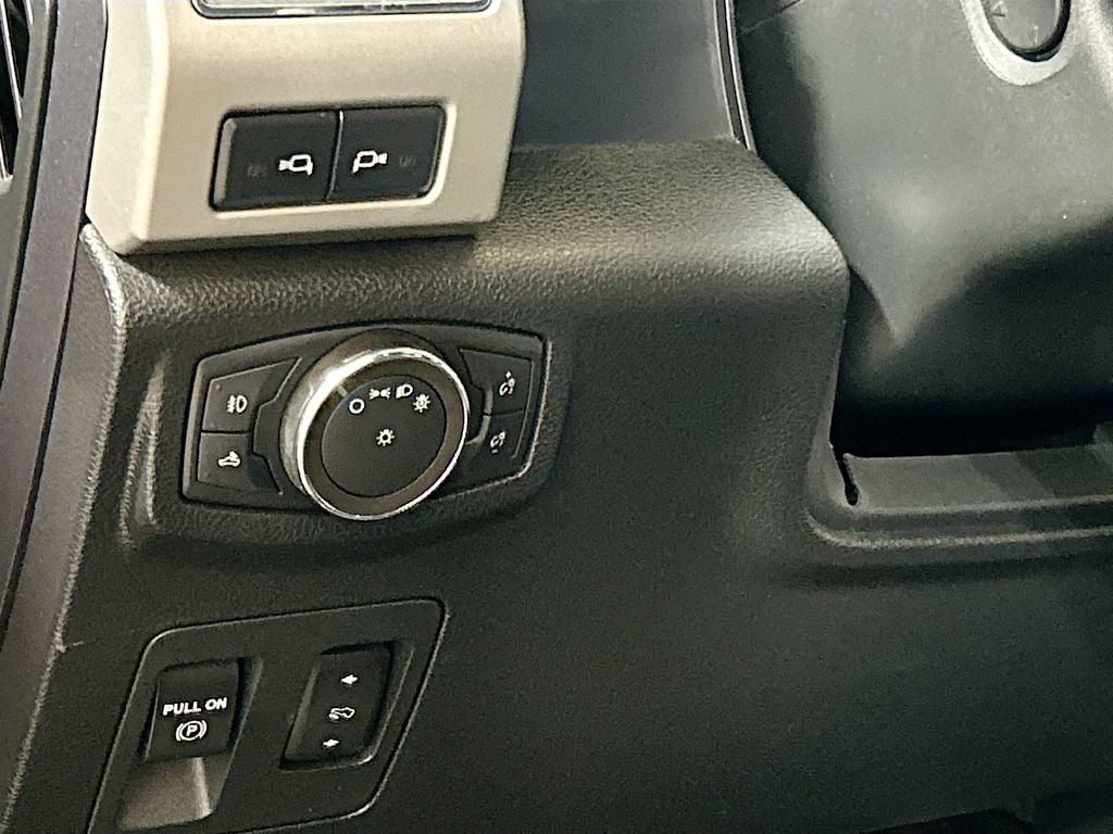 Used 2020 Ford F150 Lariat w/ Equipment Group 502A Luxury AWD/4WD image 8