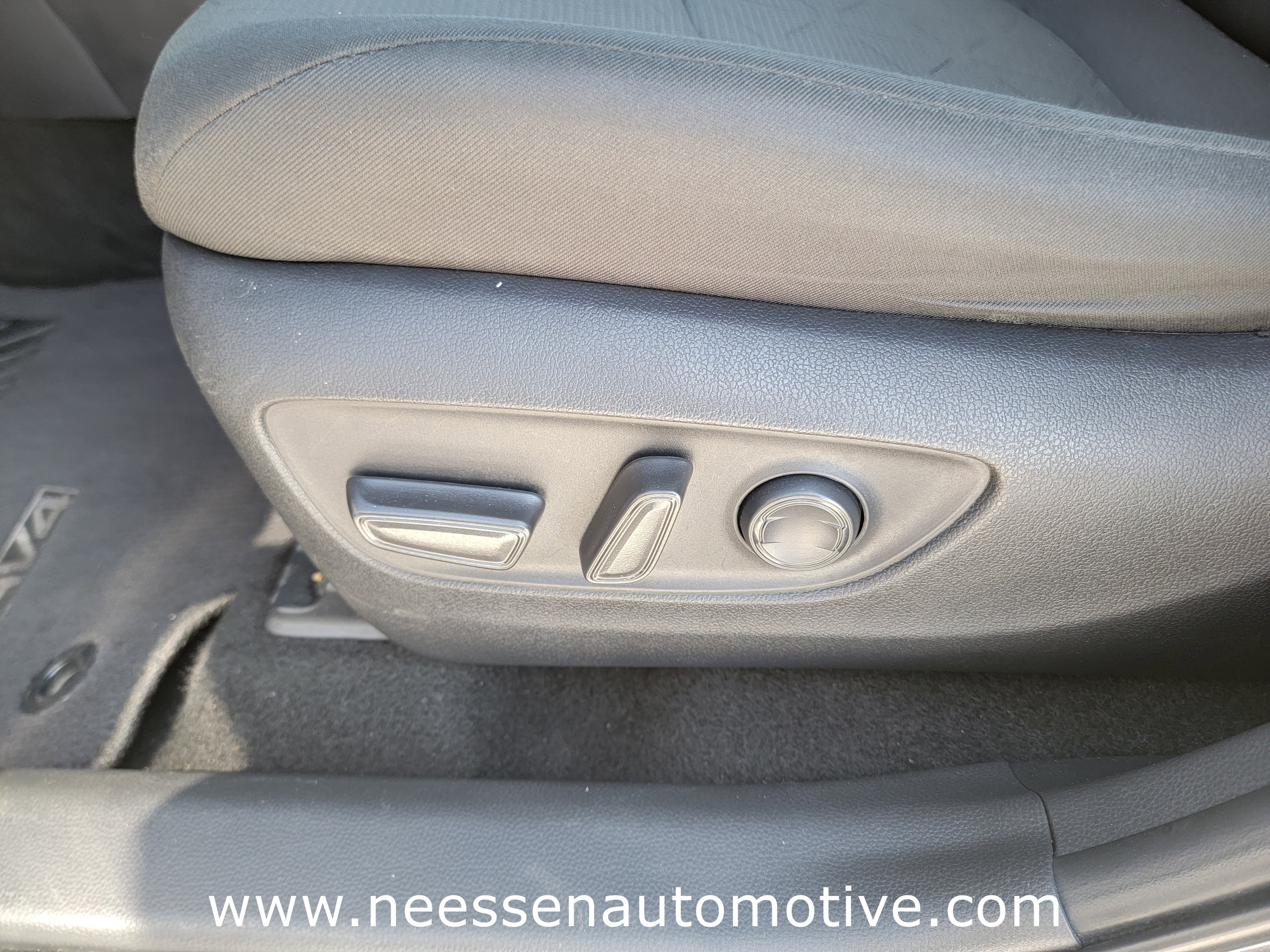 Used 2024 Toyota RAV4 XLE image 17