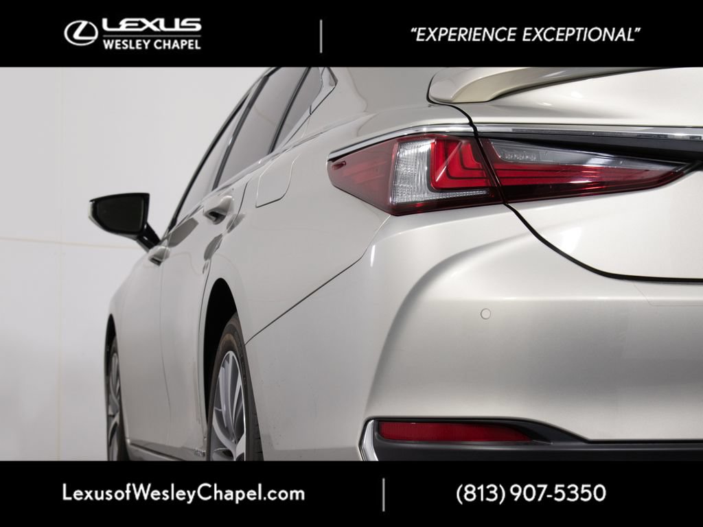 Used 2020 Lexus ES 300h w/ Premium Package FWD image 6