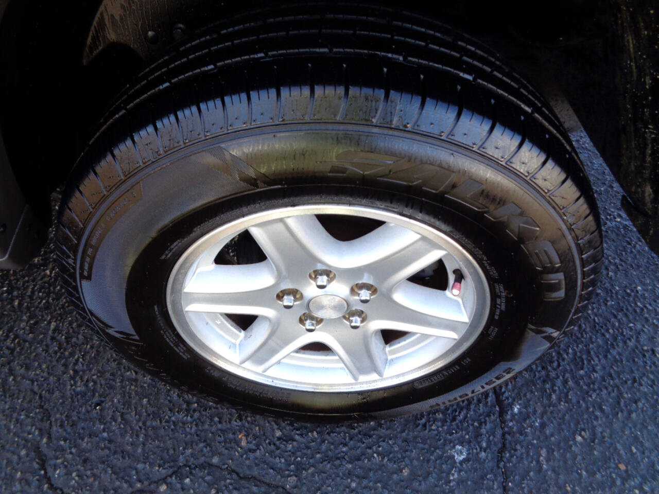 Used 2003 Jeep Liberty Sport image 24