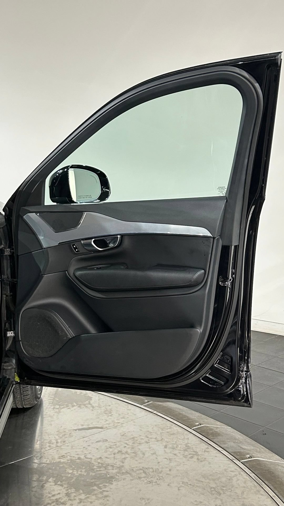 Used 2018 Volvo XC90 T5 Momentum w/ Convenience Package AWD/4WD image 60