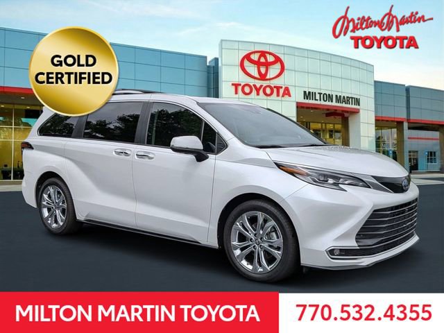 Certified 2023 Toyota Sienna Platinum FWD image 1