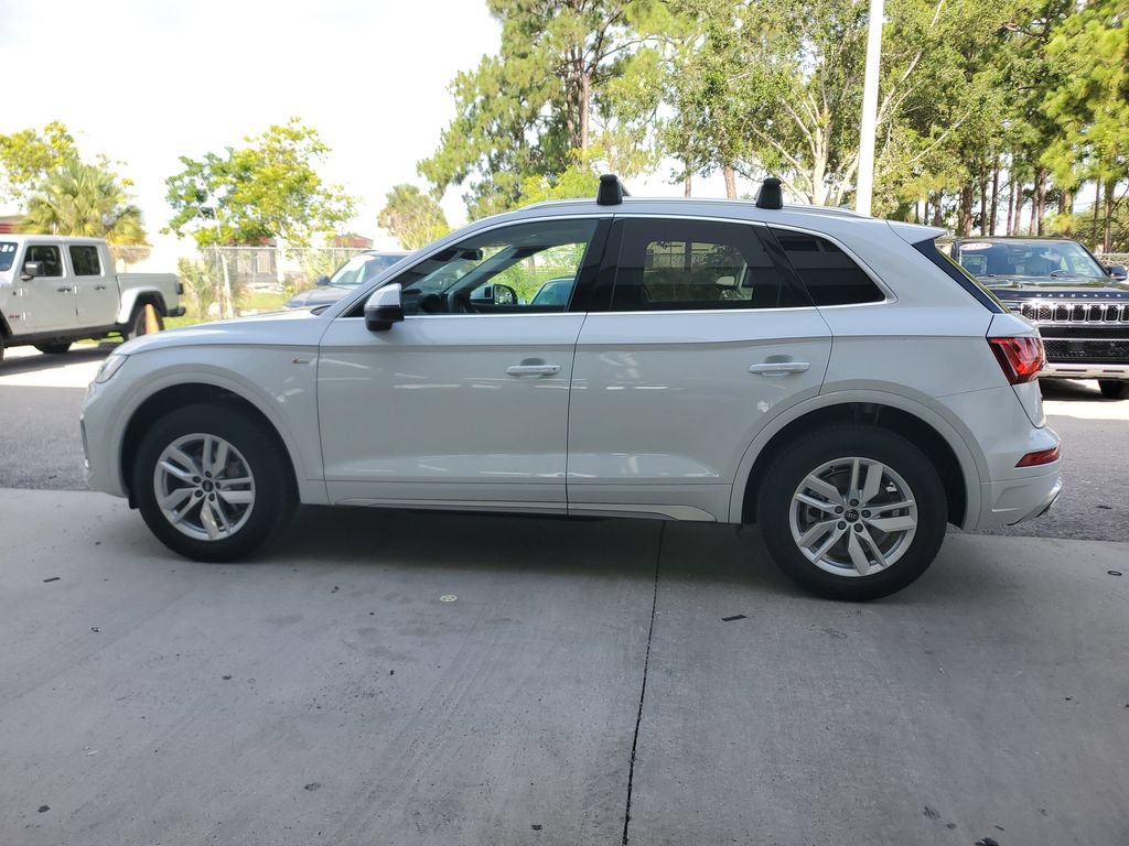 Certified 2023 Audi Q5 2.0T Premium w/ Convenience Package AWD/4WD image 8