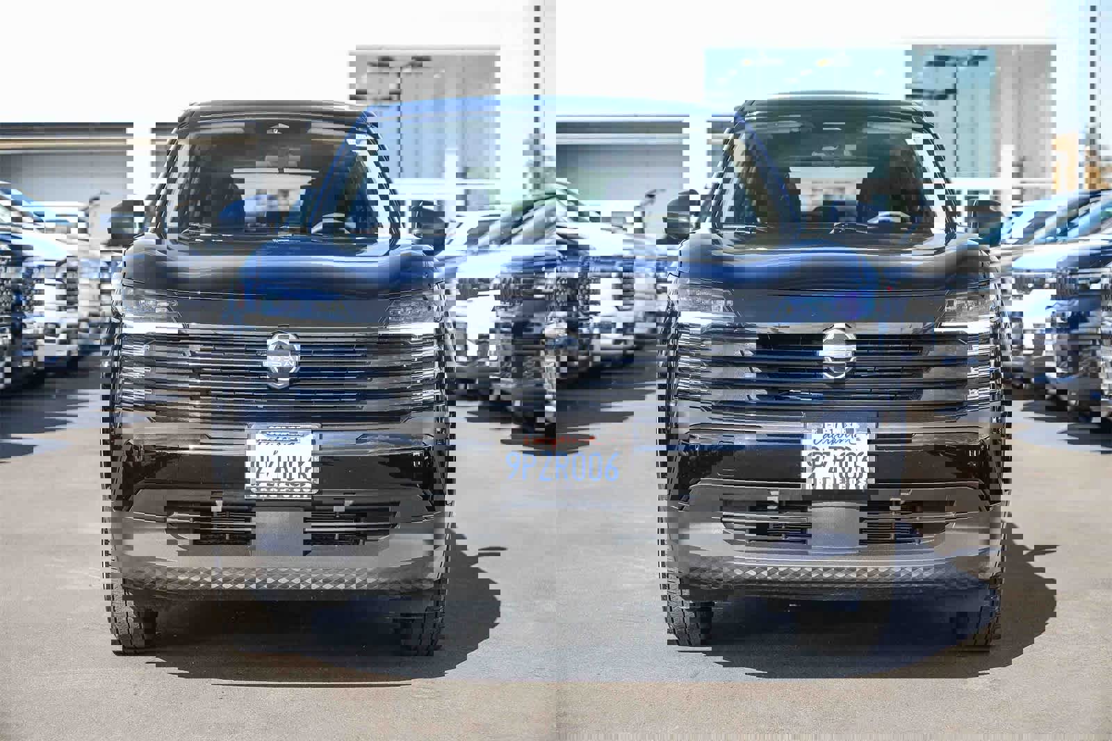 Used 2025 Nissan Kicks S w/ Charging Package image 2