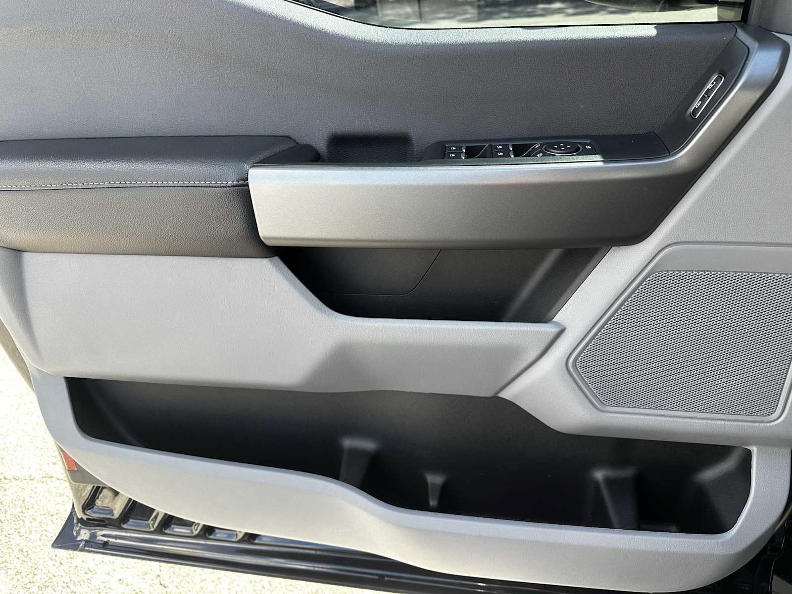 Used 2025 Ford F250 XL w/ STX Appearance Package image 19