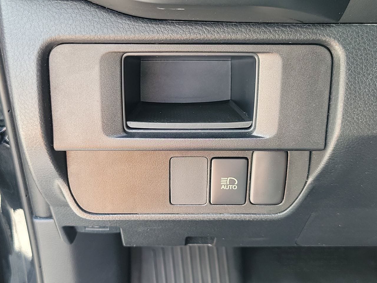 Used 2018 Toyota Tacoma SR RWD image 25