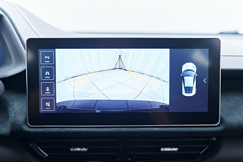 Used 2025 Lotus Emira RWD image 75