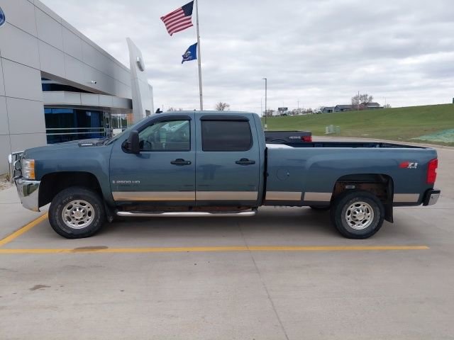Used 2008 Chevrolet Silverado 2500 LT w/ 1LT Convenience Package AWD/4WD image 2
