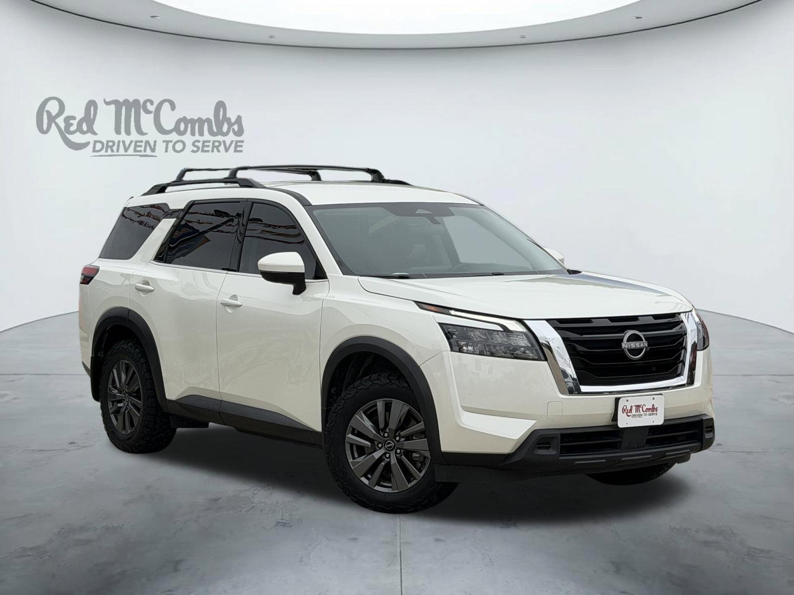 Used 2024 Nissan Pathfinder SV FWD image 1