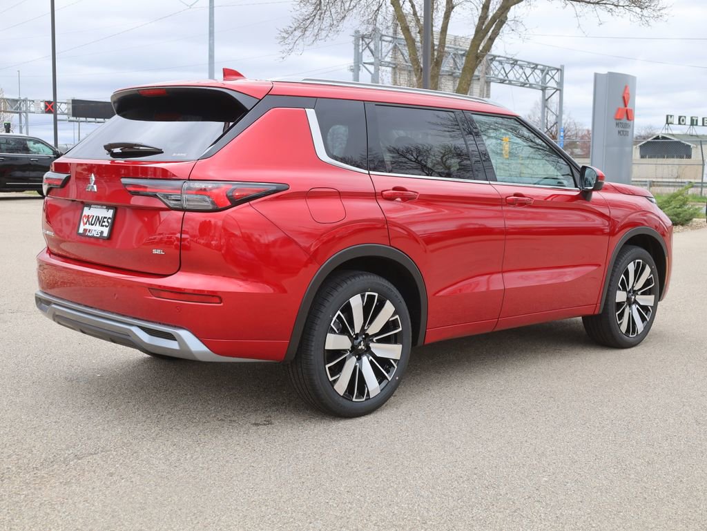 New 2025 Mitsubishi Outlander SEL image 10