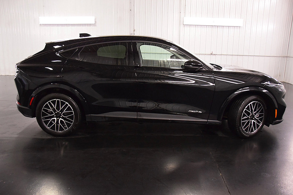 Used 2025 Ford Mustang Mach-E Premium AWD/4WD image 9