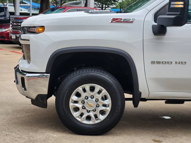 Used 2024 Chevrolet Silverado 2500 LT AWD/4WD image 16