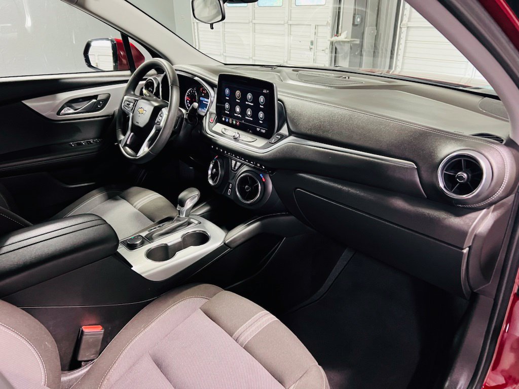 Used 2024 Chevrolet Blazer LT FWD image 30