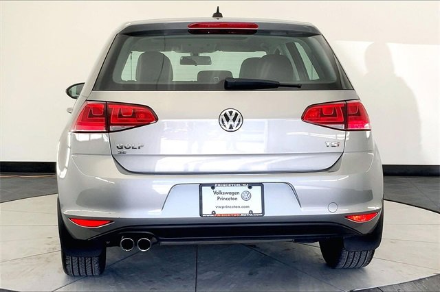 Used 2017 Volkswagen Golf 4-Door image 4