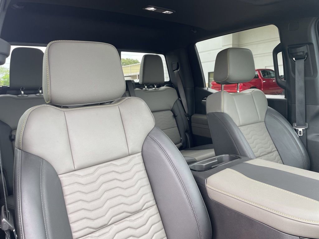 Used 2025 Chevrolet Silverado 1500 ZR2 w/ Technology Package image 33