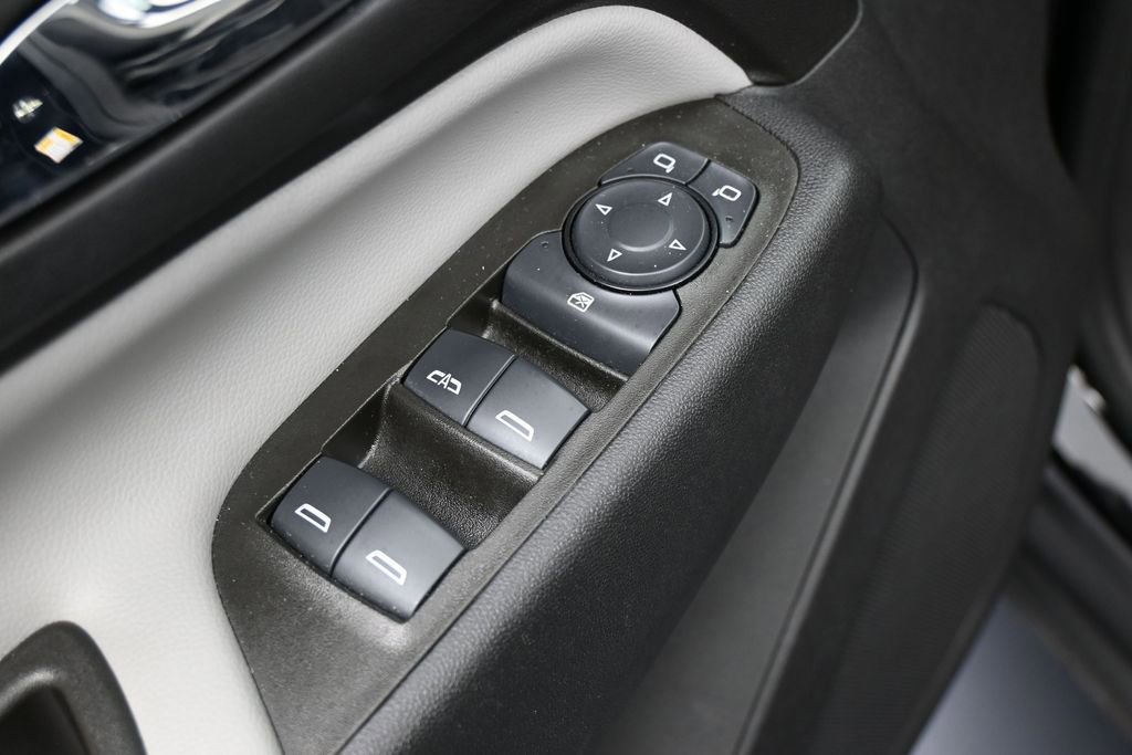 Used 2024 Chevrolet Equinox LS w/ Midnight Edition FWD image 13