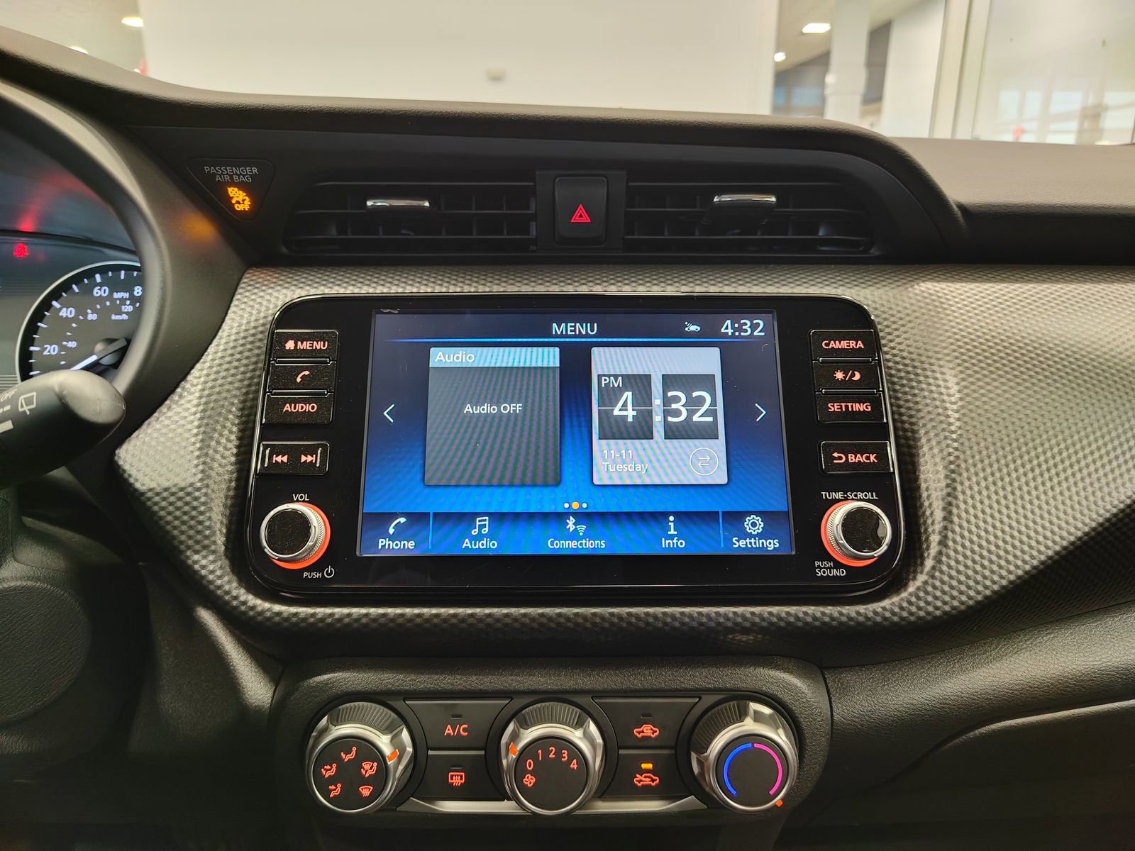 Used 2024 Nissan Kicks SV image 22