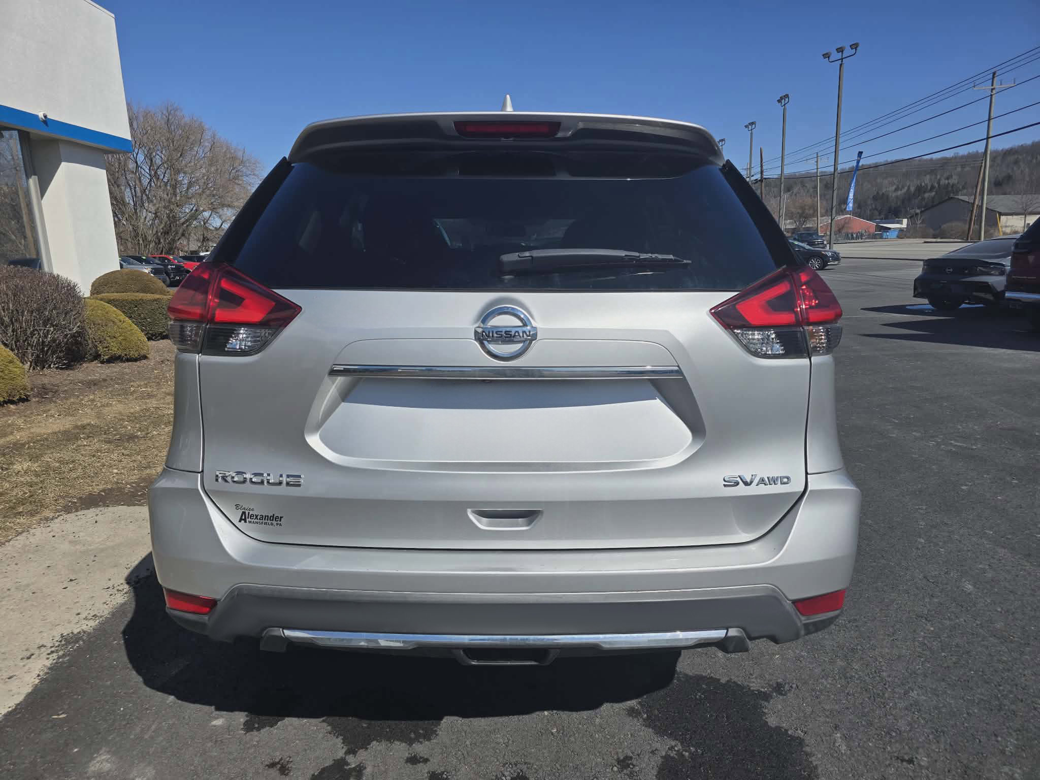Used 2018 Nissan Rogue SV image 4