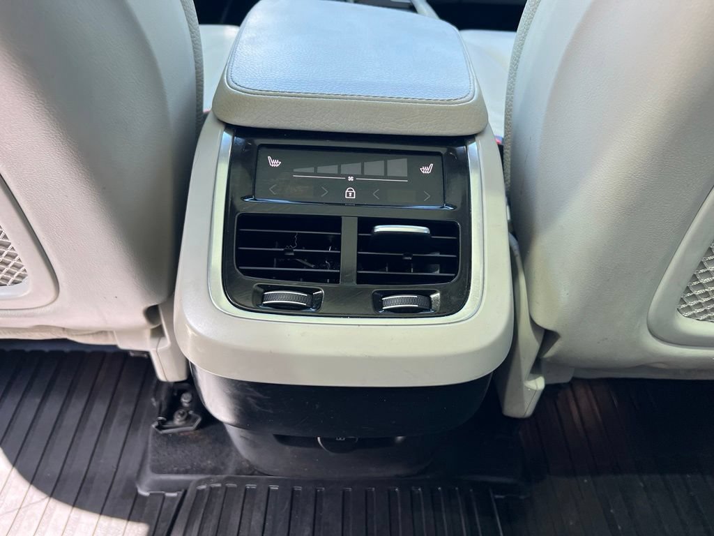Used 2022 Volvo XC90 T5 Momentum w/ Advanced Package AWD/4WD image 25