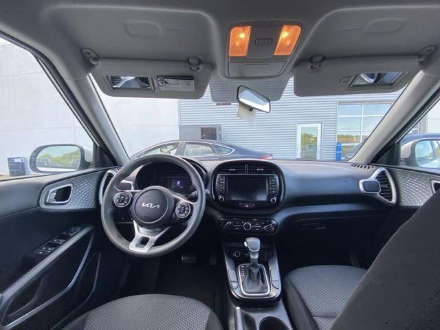 Used 2022 Kia Soul LX FWD image 5