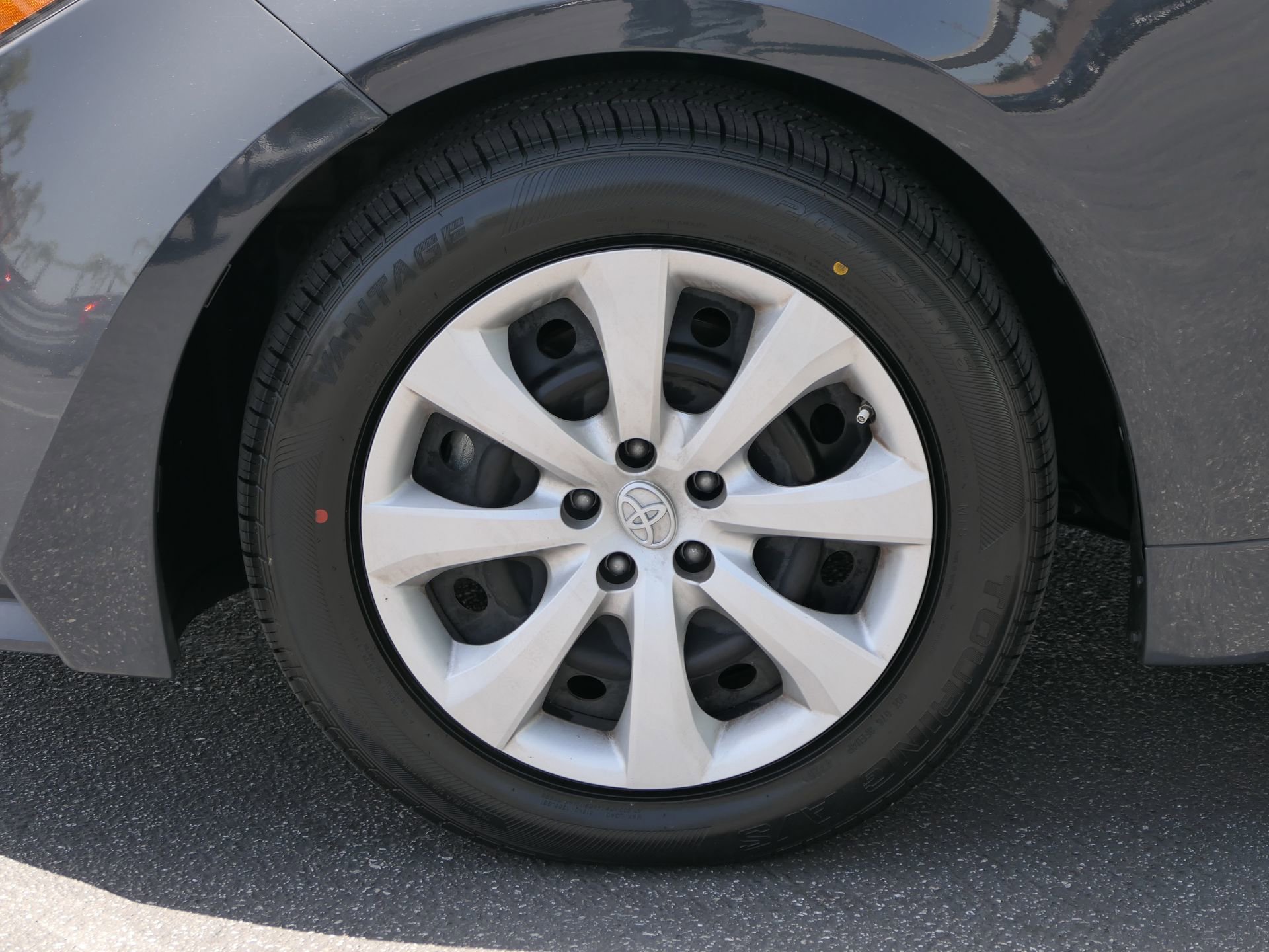 Used 2023 Toyota Corolla LE FWD image 10