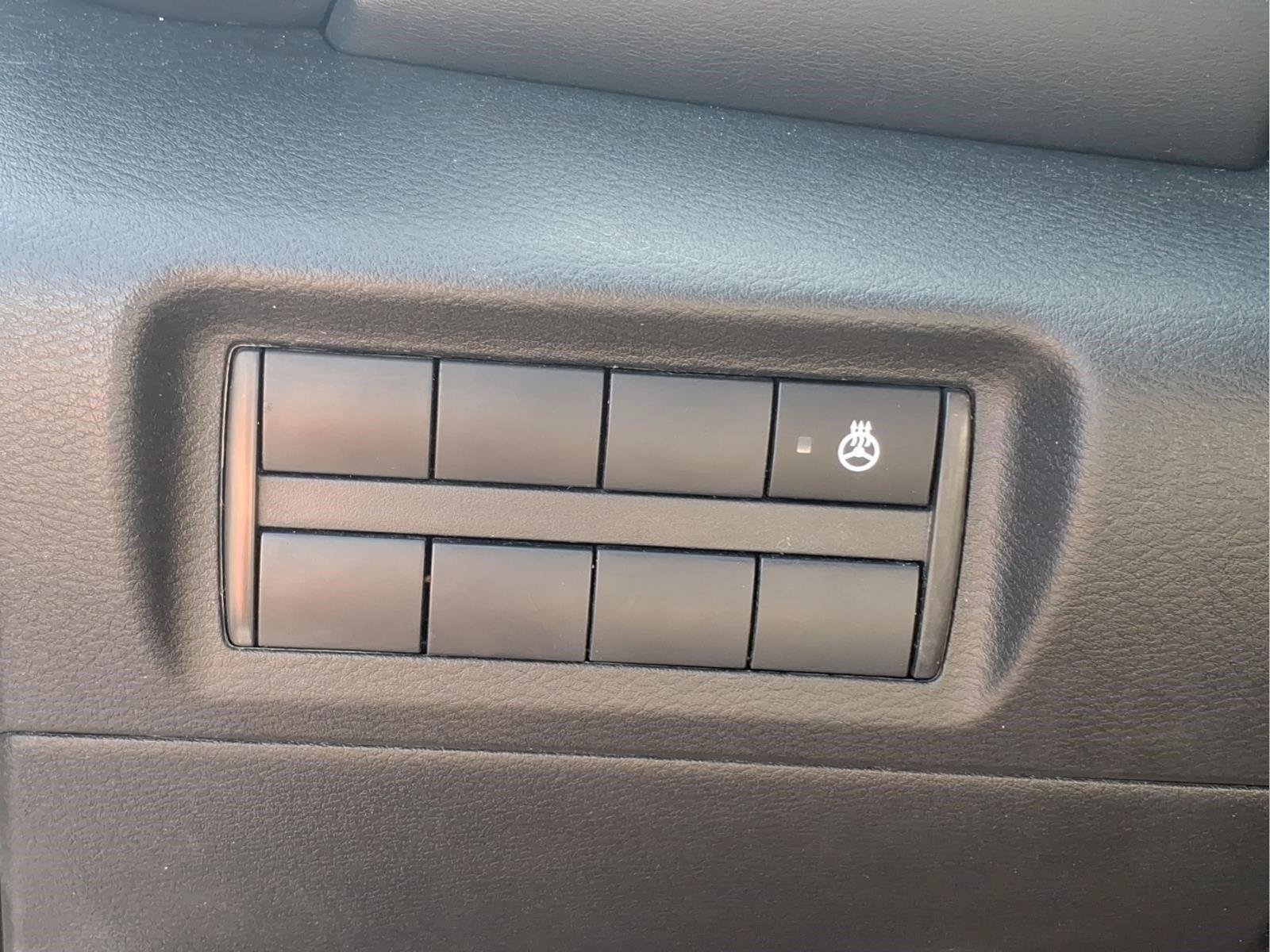 Used 2023 Nissan Kicks SR w/ SR Premium Package FWD image 19