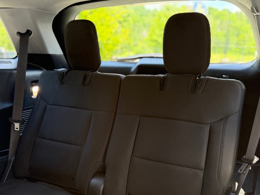 Used 2021 Ford Explorer XLT AWD/4WD image 6