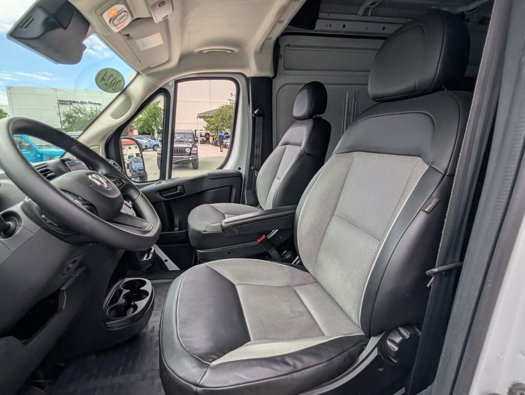 Used 2024 RAM ProMaster 2500 w/ Convenience Group FWD image 10