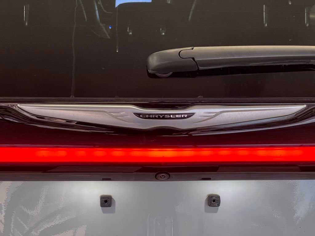 Used 2022 Chrysler Pacifica Touring-L image 45
