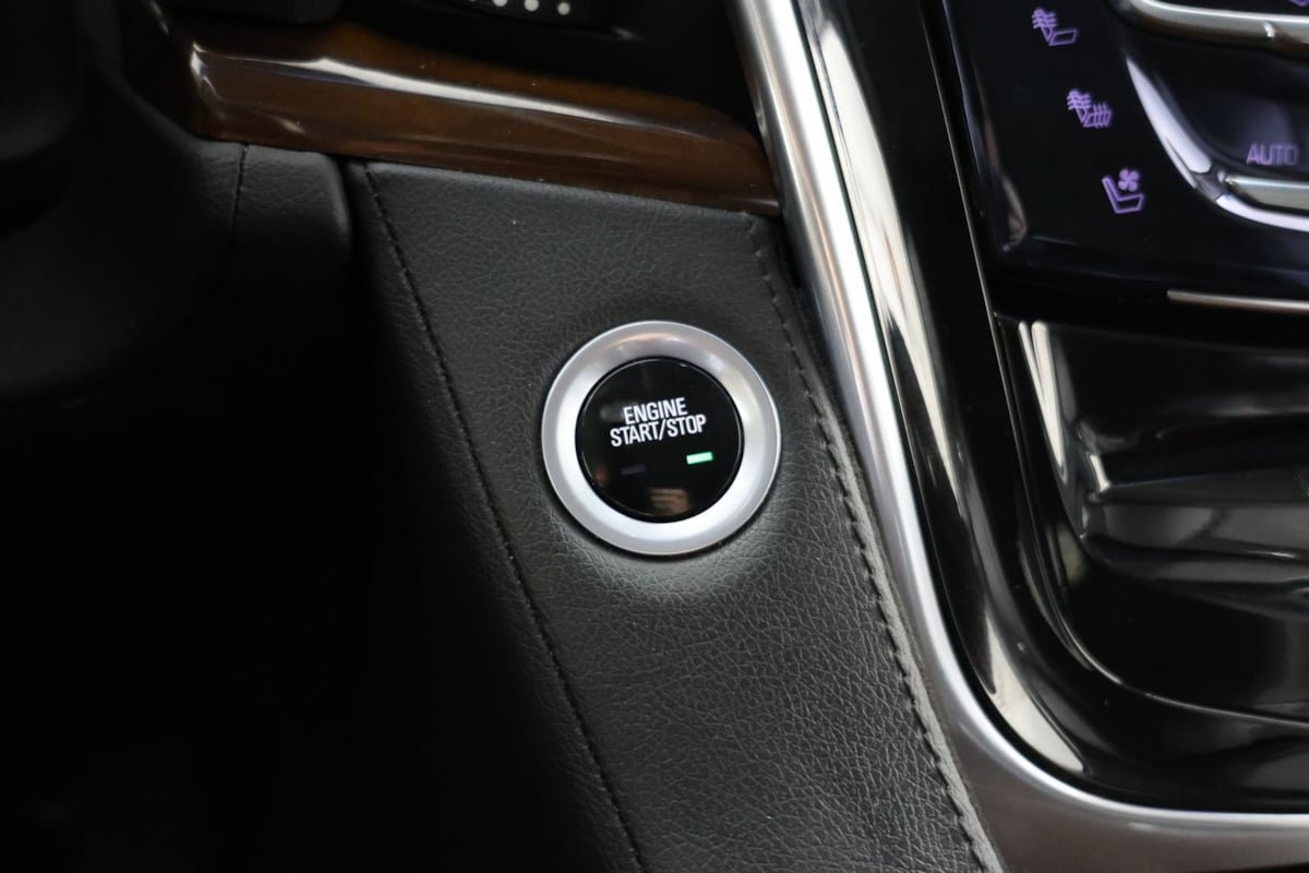 Used 2020 Cadillac Escalade Luxury AWD/4WD image 21