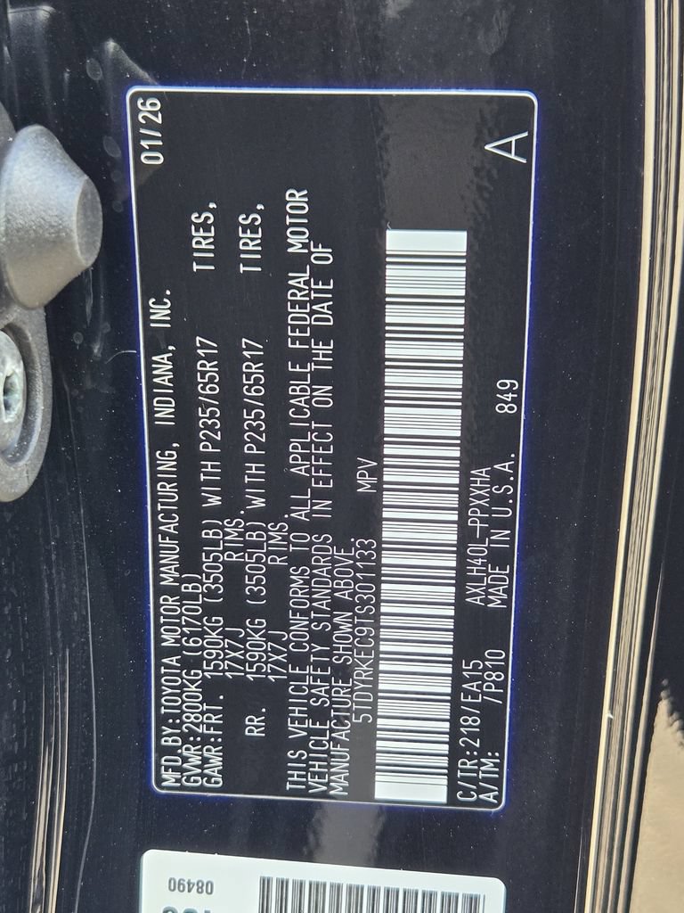 Used 2026 Toyota Sienna XLE FWD image 33